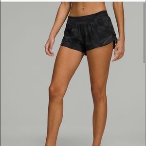 worn less than 3 times! brand new!!! perfect condition!!